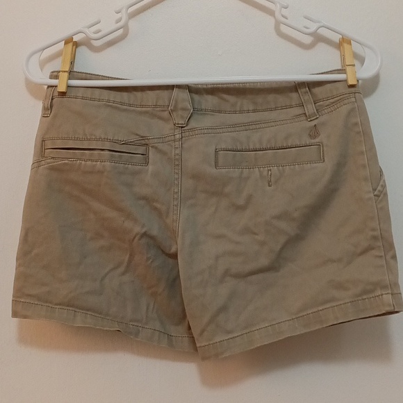 Volcom khaki shorts with detail accents and embroidery - Picture 4 of 6